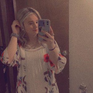 Meet your Posher, Hailey